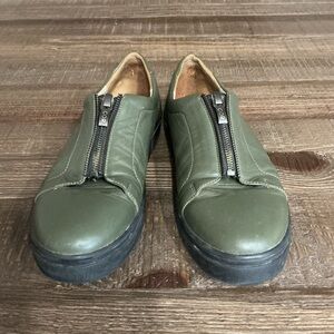 Gor Avocado Green Leather Slip-On Shoes Zipper Detail